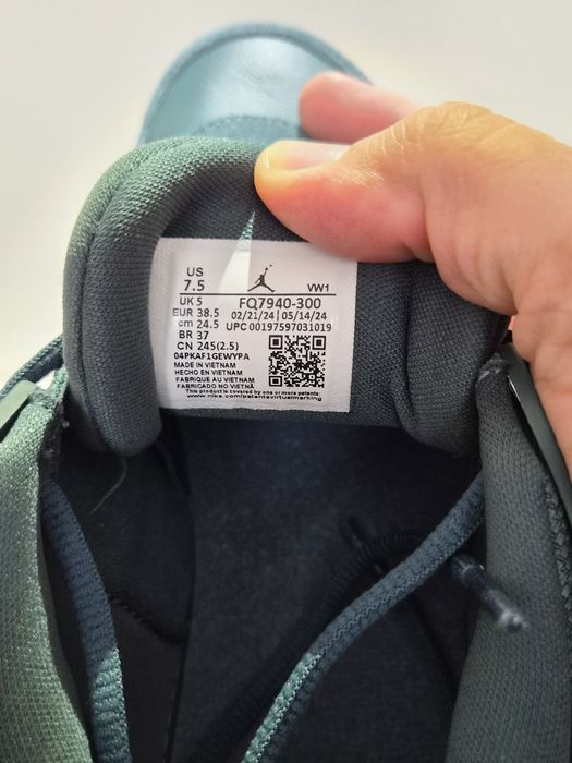 Кросівки WMNS Air Jordan 4 RM, US7.  US7.5,  US8,  FQ7940 300