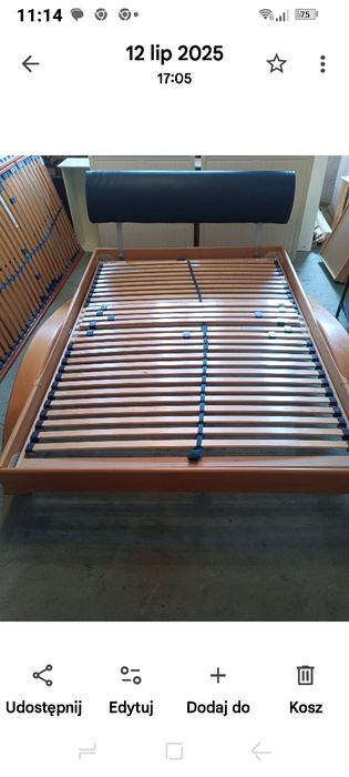 Łóżko drewniane z materacem