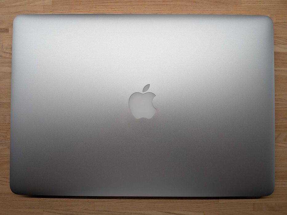 MacBook Pro Retina Mid 2015; i7 2,5 GHz; M370X; 512 GB; Sequoia 15.7.2