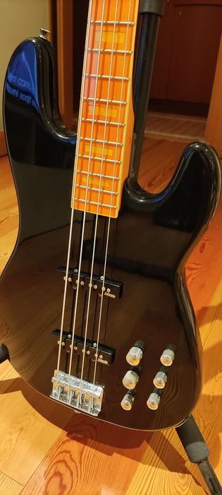 Baixo Markbass Gloxy 4
