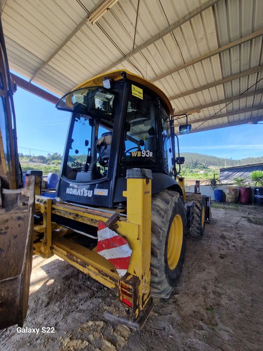 Retroescavadora Komatsu wb93