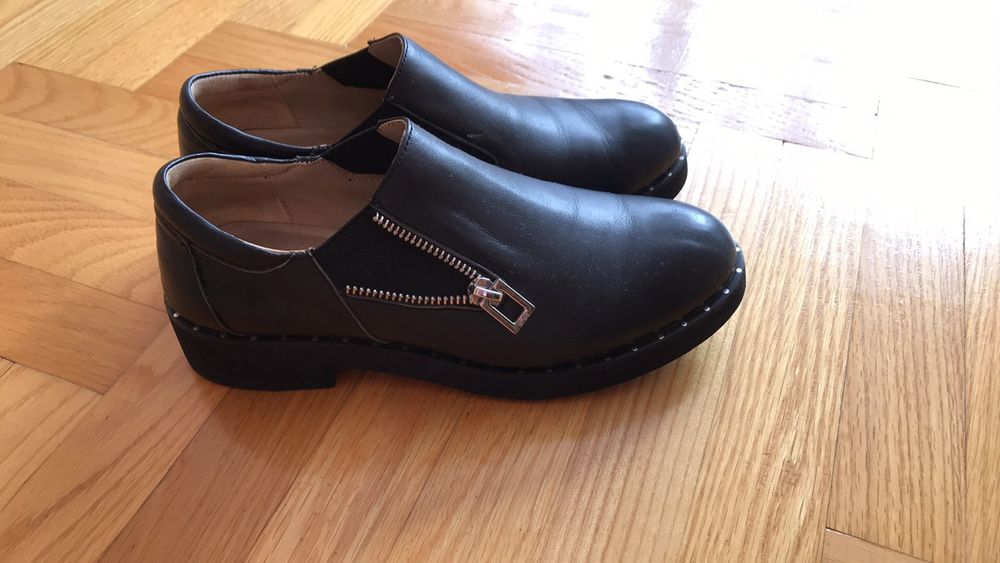 Шкіряні туфлі жіночі