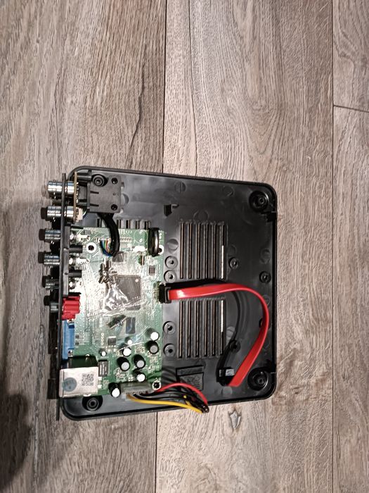 Rejestrator GISE na 8 kamer GS-408E h.264