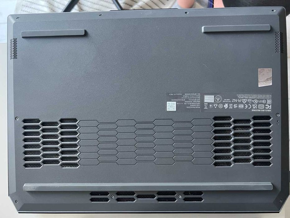 Laptop LENOVO LOQ 15.6" 144Hz R7-7435HS 24GB RAM 512GB GeForce RTX4070