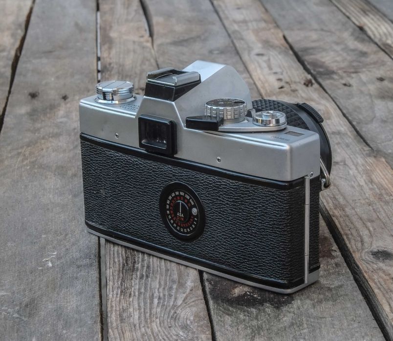 Minolta SRT 101 with Rokkor Macro QF 50mm F: 3.5 lens63825203926659122