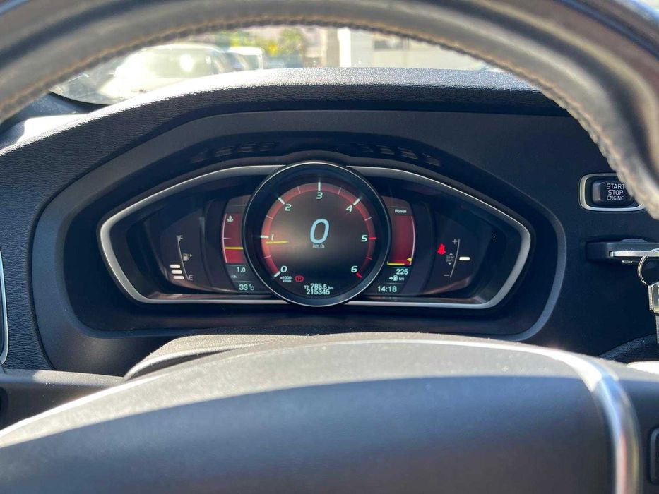 Volvo V40 R-Design D2