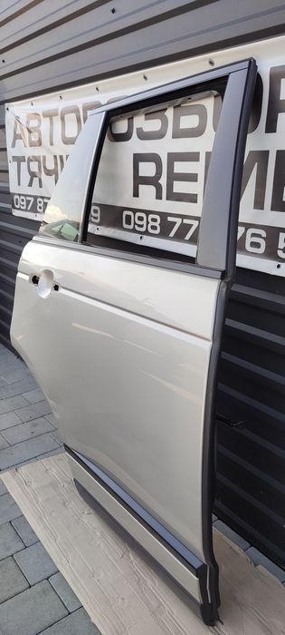 Дверка задні права Land Rover L405 LR100510