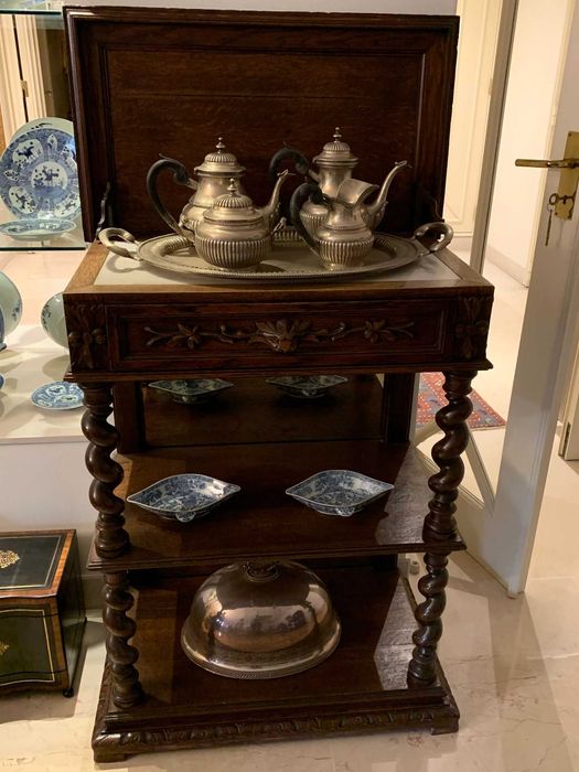 Conjunto de Sala de Jantar em Estilo Pavilhão de Caça – Antigo e Raro