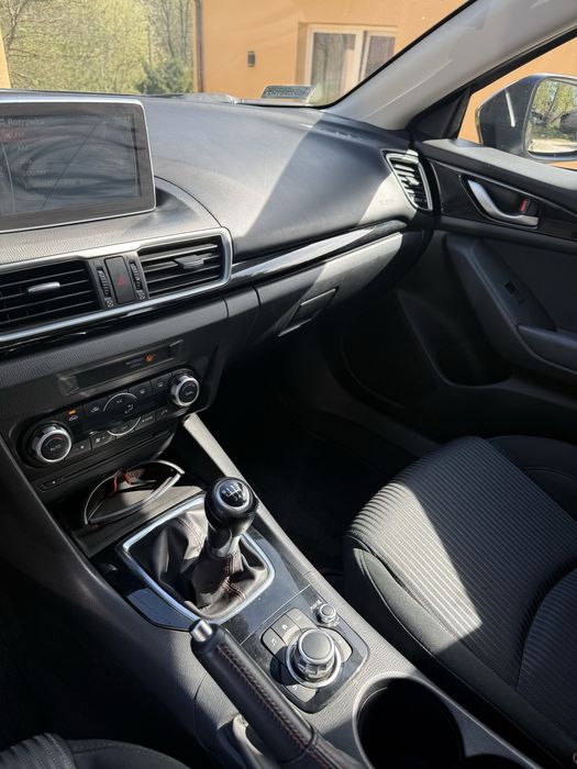 Samochód Mazda 3