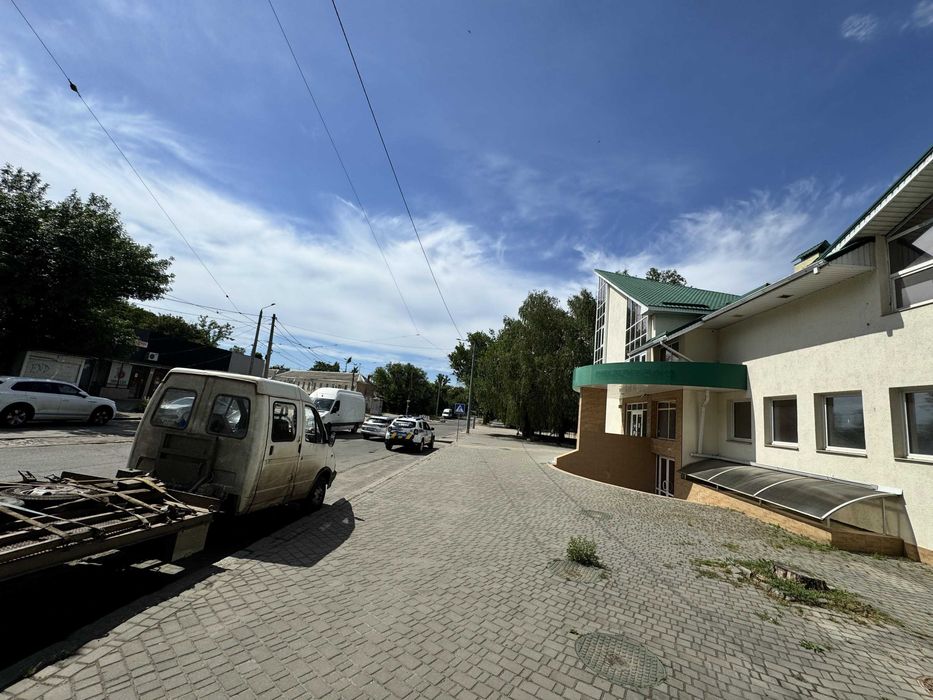 6 Слобідська  окремо стояча будівля 1000 кв.м. ціна 100000 грн/міс