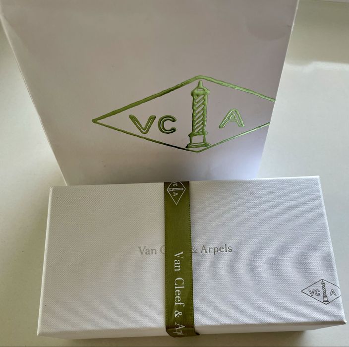 Pulseira VanCleef & Arpels com caixa e saco