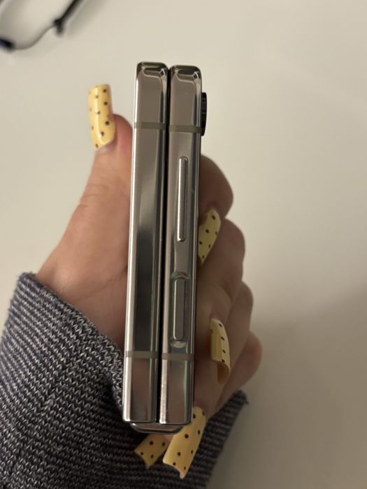 Samsung Galaxy  Z Flip5