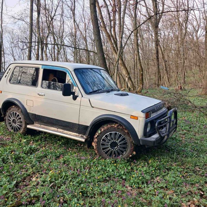 Продам авто Ваз2121 Нива