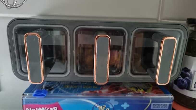 Caixa de Temperos para Parede com Colher – Pote Hermético para Sal, Açúcar e Condimentos NOVO