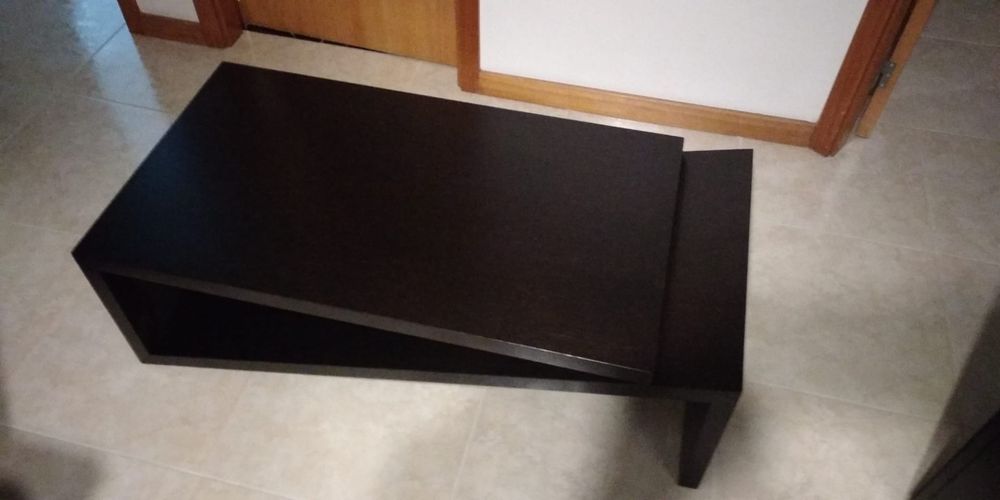 Mesa de centro em wengue