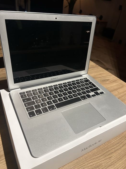 MacBook Air 13” 2017 | i5 | 8 GB RAM | 128 GB SSD
