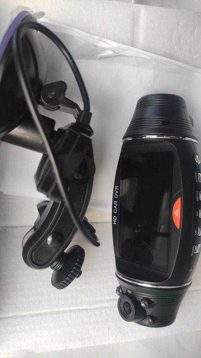 Автомобильный видеорегистратор с двумя камерами
