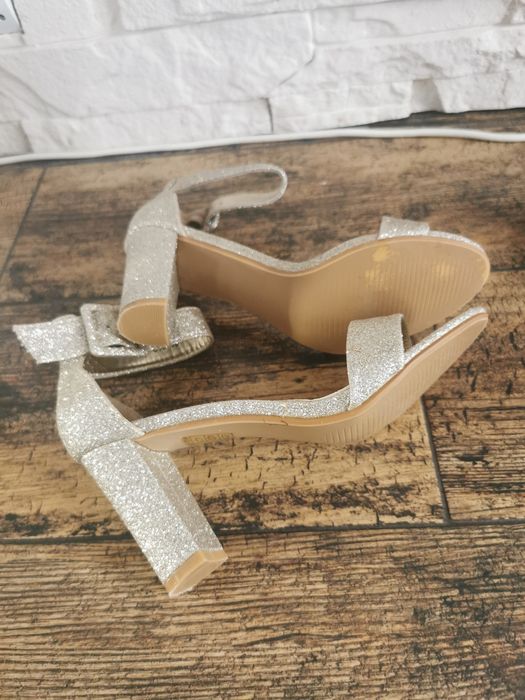 Sandały damskie na klocku