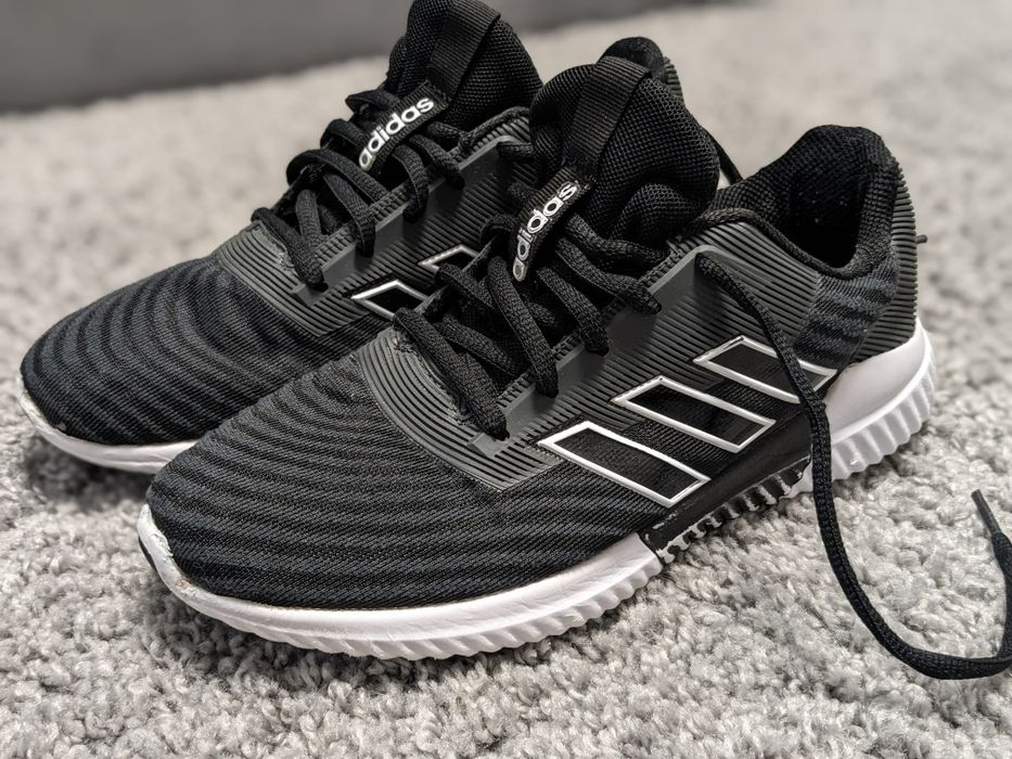 Кросівки adidas р.38