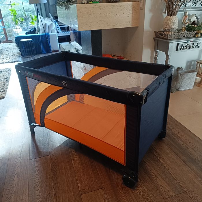 Łóżeczko turystyczne