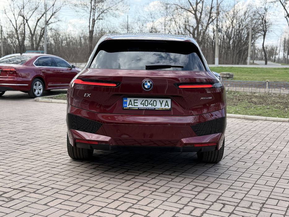 BMW iX XDrive50 2022 рік