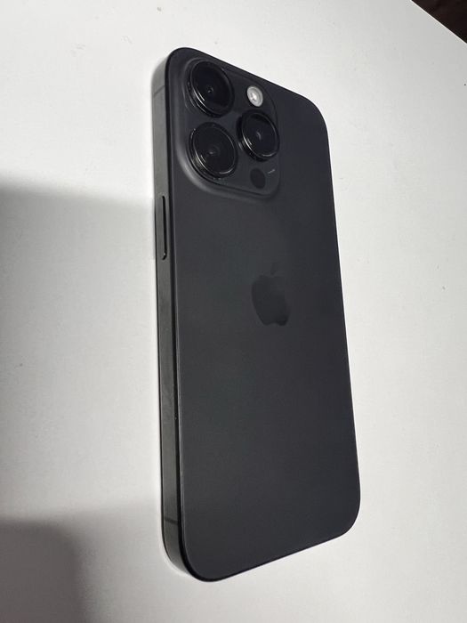Продам айфон 15 про 128