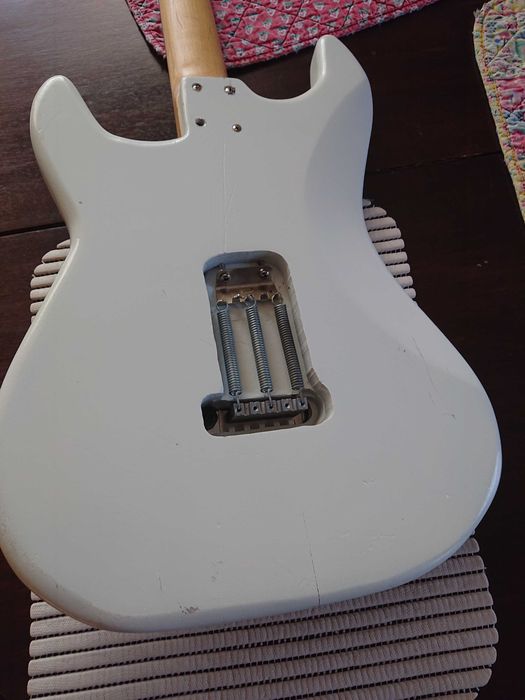 Gitara projekt do wykończenia