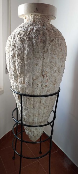 Jarrão com suporte