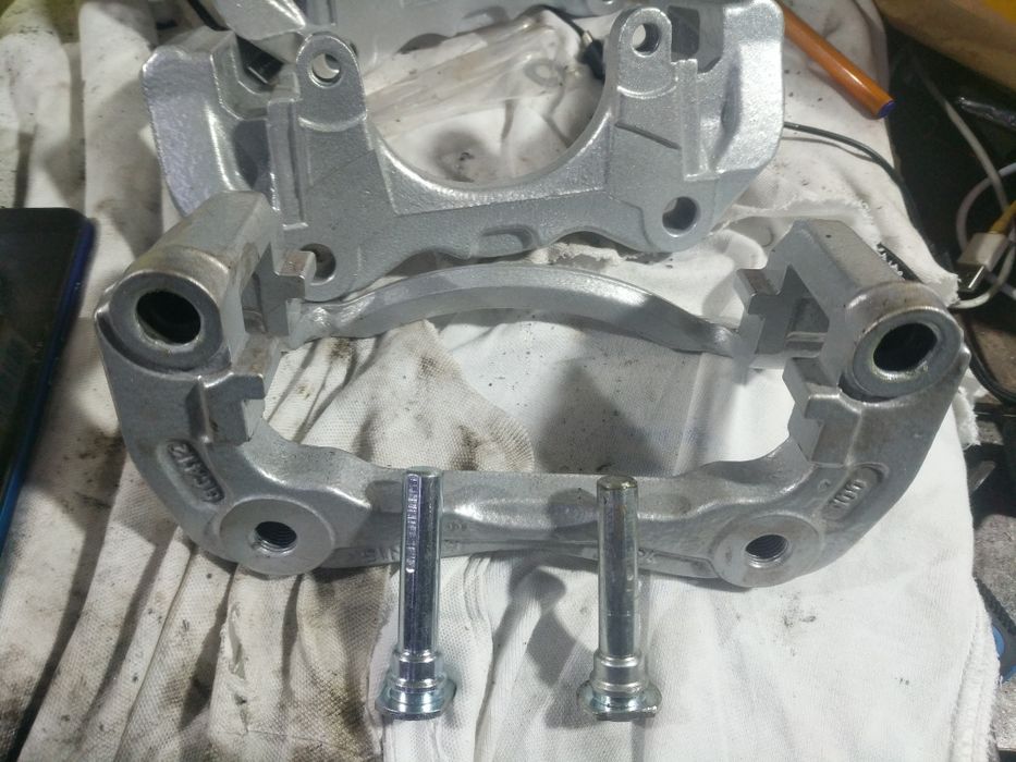 Ремонт реставрация суппортов скоб направляющих покраска BREMBO штуцер