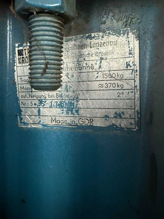 Авто підйомник ножничного типу на 1.5 т