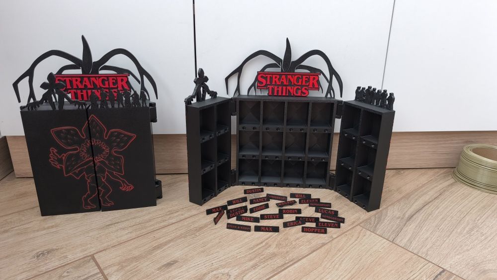 Шкатулка з поличками для фігурок Kinder Stranger Things Дивні Дива