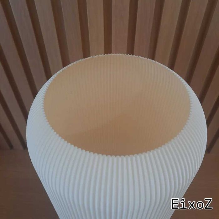 Candeeiro de mesa E27 com Lâmpada LED - NOVO Ref: 006