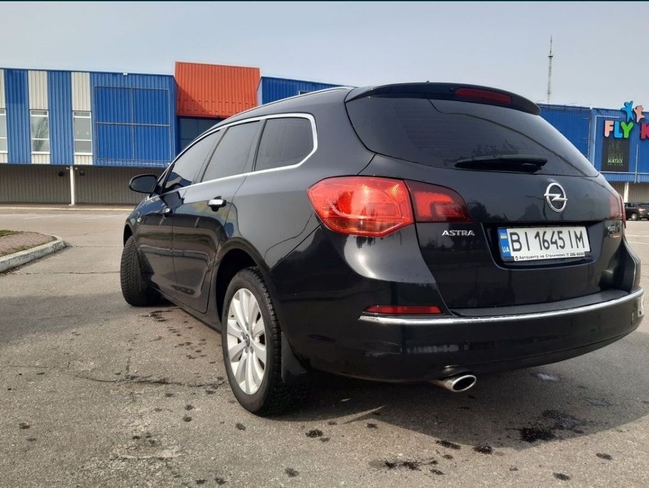 Продам авто, опель астра  j SPORTS TOURER
