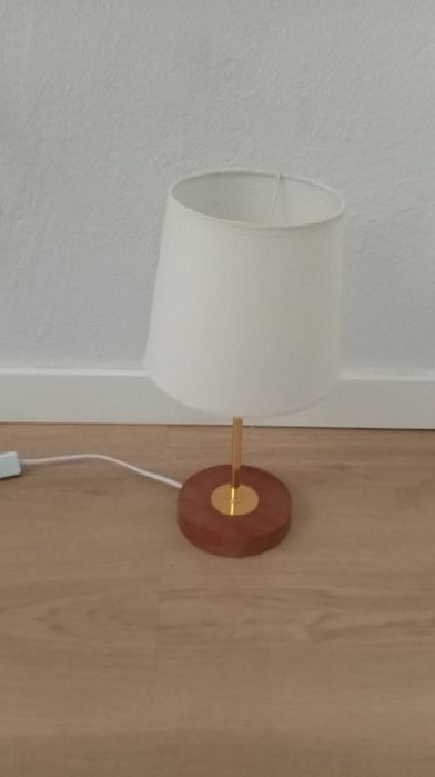 Vendo dois ventiladores ( ventoinha) 40cm abajur e  espremedor de laranjas.