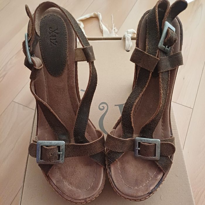 Sandalias XUZ castanhas