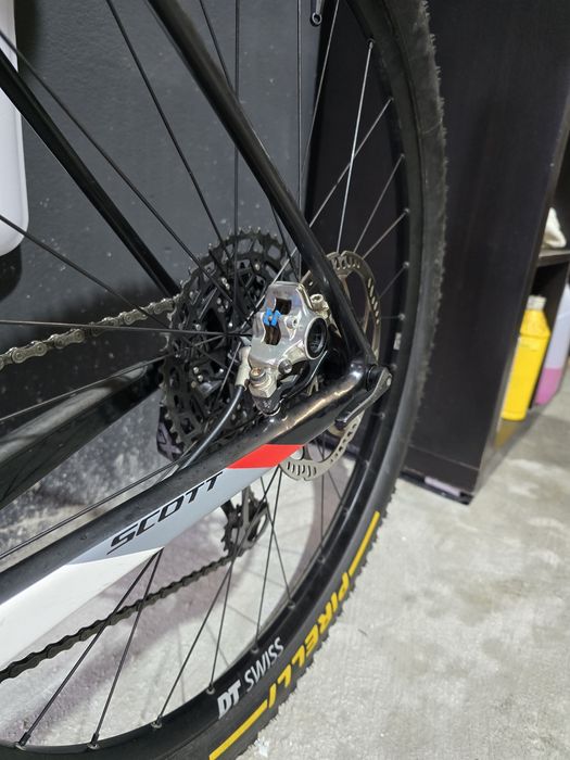 Scott Scale 930 Carbono L/29 Varios extras