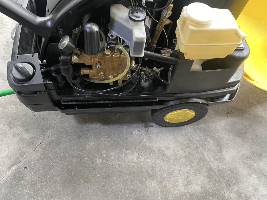 Myjka  Cisnieniowa Karcher HDS698   Profesional Podgrzewanie wody