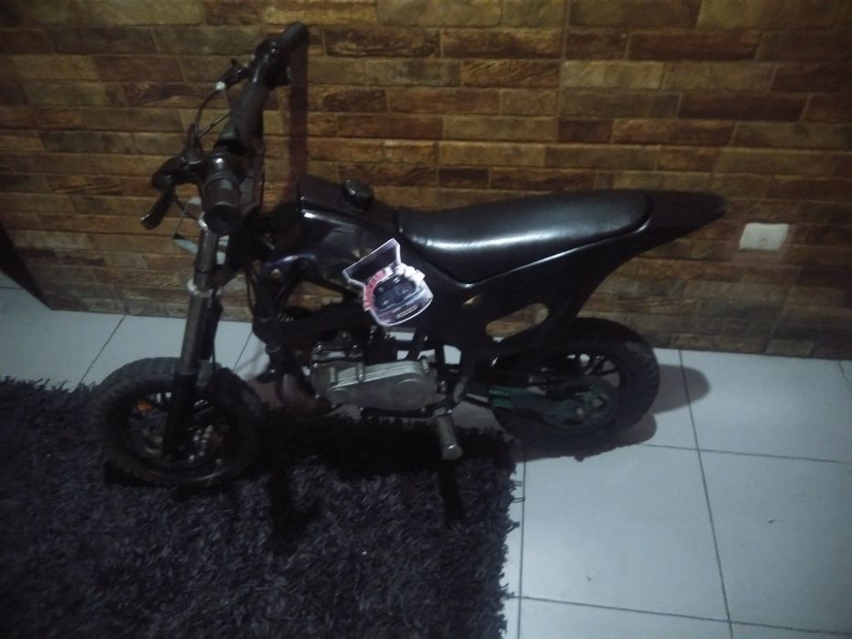 Vendo mini mota nova