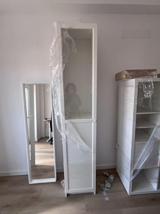 Estante billy com porta de vidro