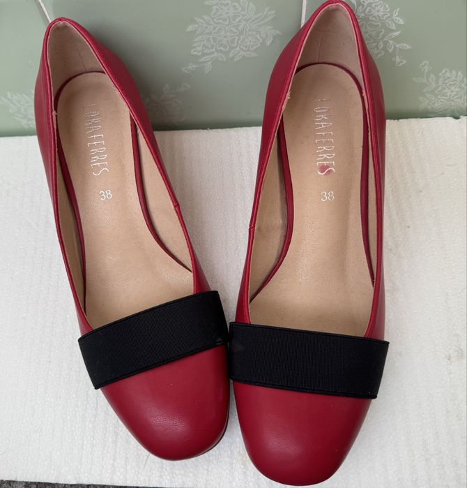 Туфли Lora Ferres Нові, 38