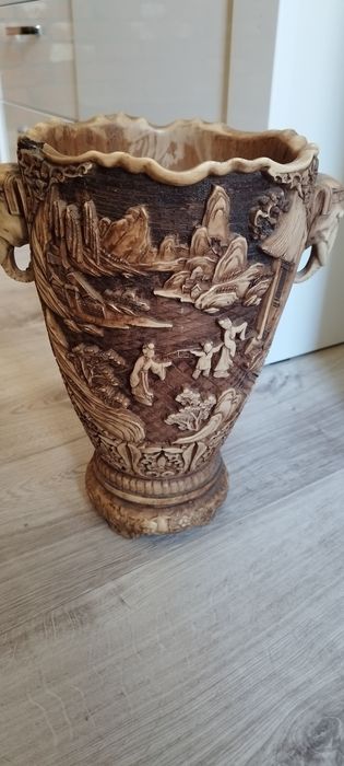 Wazon azjatycki rzeźbiony 350zl