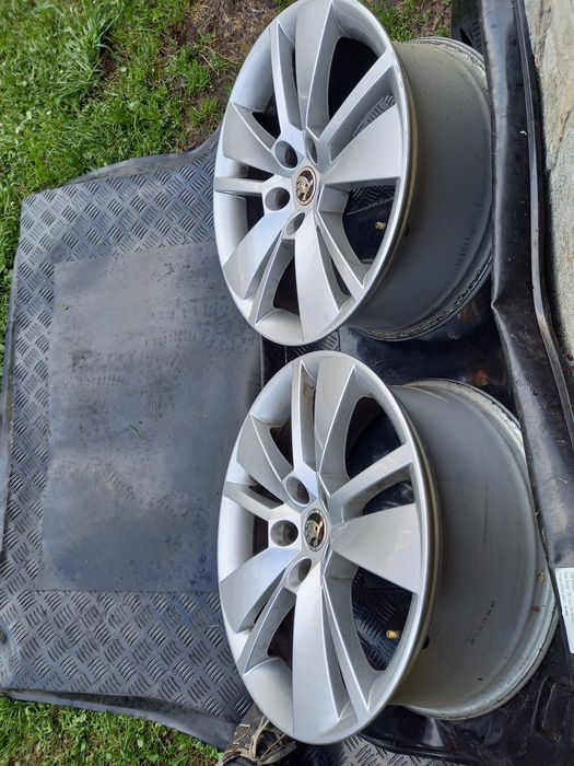 4szt 5x112x18 et44  szero 8j,centru 57 ORYGINALNE,  SKODA