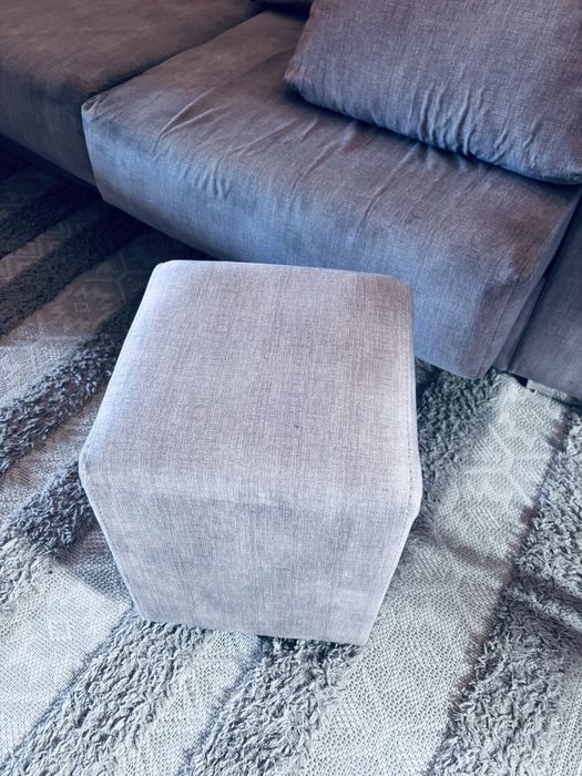 Sofá de 3 lugares com chaise long + arrumação + 2 puffs