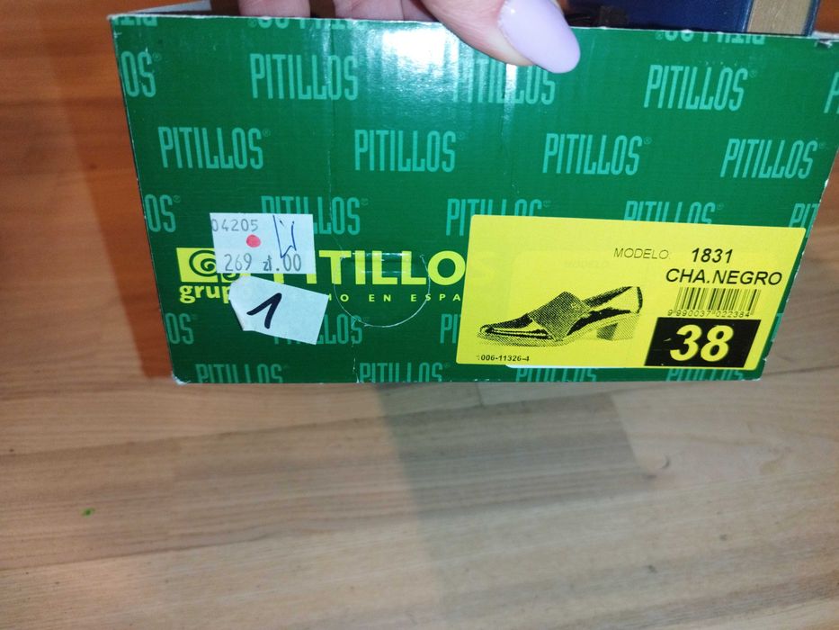 Pitillos półbuty czółenka jak nowe 38 efektowne