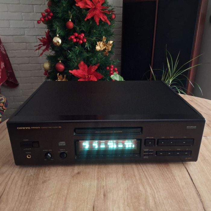 CD Onkyo Integra  DX-6870