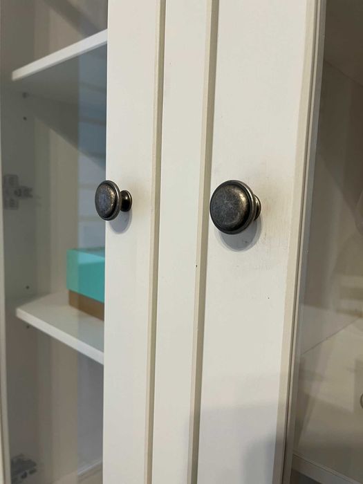 Witryna Katmandu biała