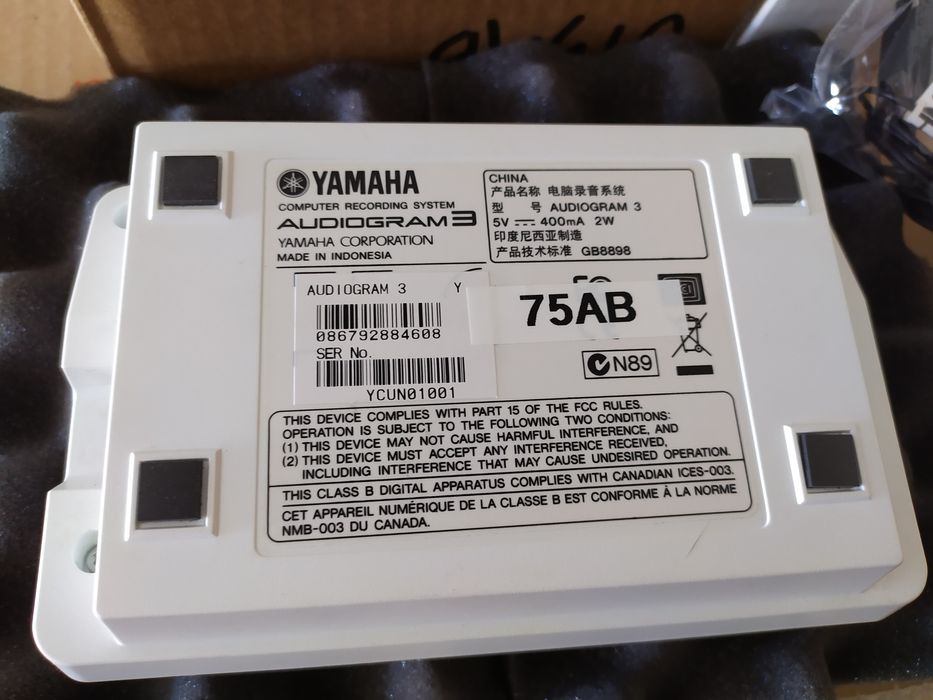 Yamaha 3 Audio Mixer Kit with Audio Mixer Table Mistura64750630384897122