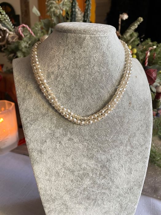 Stary naszyjnik z perełkami ze srebrnym zapięciem 835