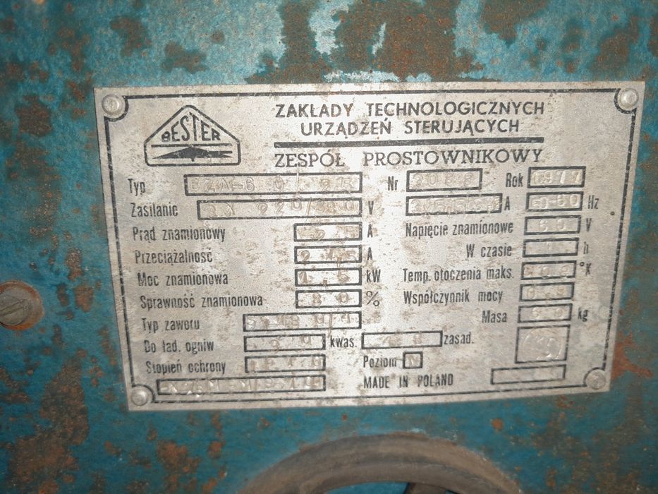 Prostownik solidny duży PRL
