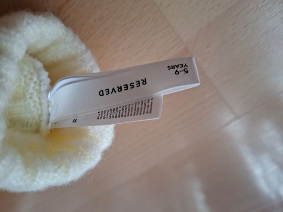 Nowe rękawice Reserved 5-7 lat